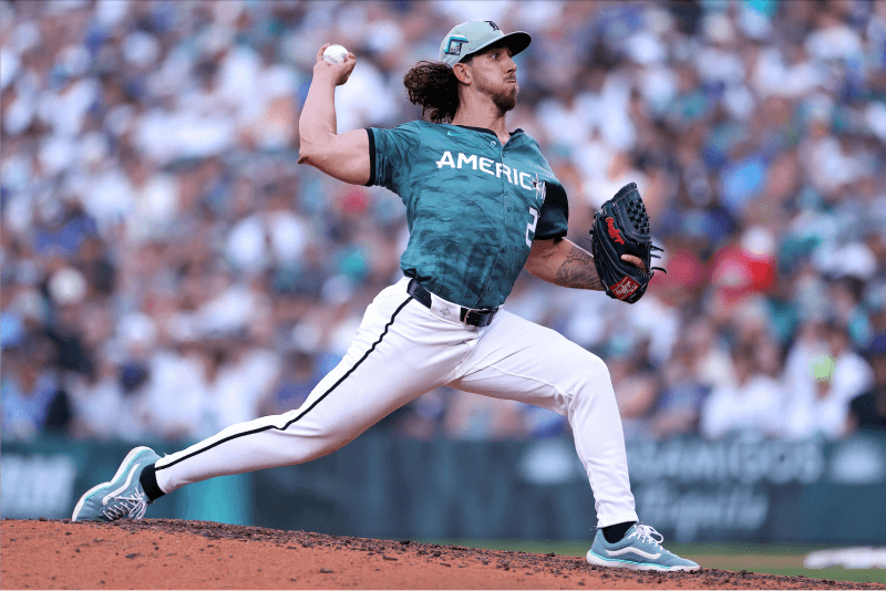 Американский питчер Майкл Лоренцен в Vans